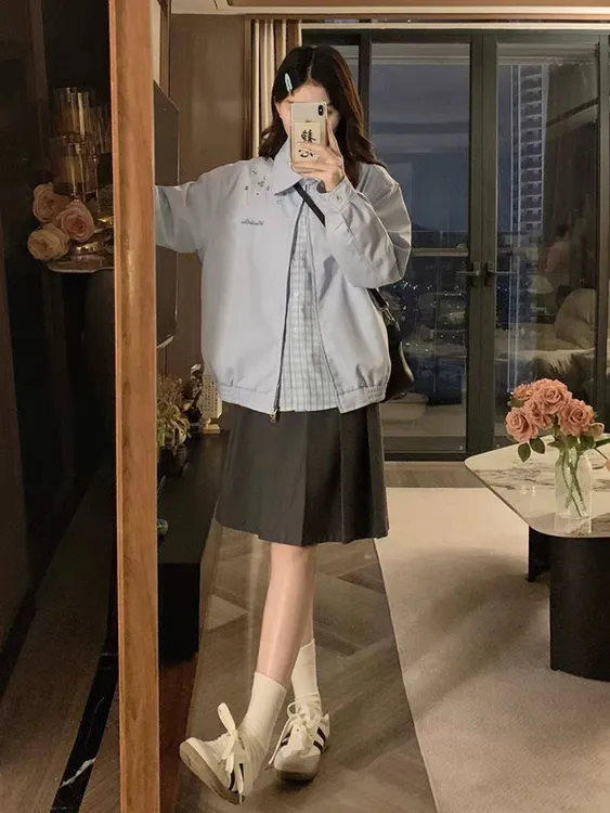 春装女款2025年开春新款外套美式复古宽松刺绣翻领夹克棒球服上衣