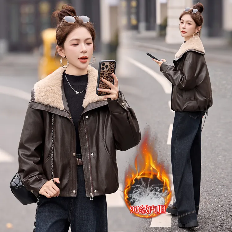 羊羔毛拼接羽绒服女短款2025冬季新款韩系宽松显瘦小个子皮衣外套