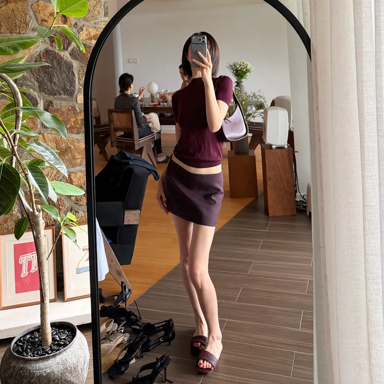 ROMI STUDIO100%精纺斜纹羊毛顺滑立体超低腰直筒半裙 RWCWXG7462