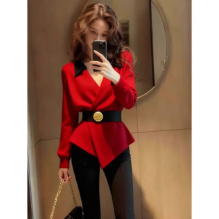 2025新款时尚百搭法式气质红色V领收腰毛衣女秋冬小香风外套上衣