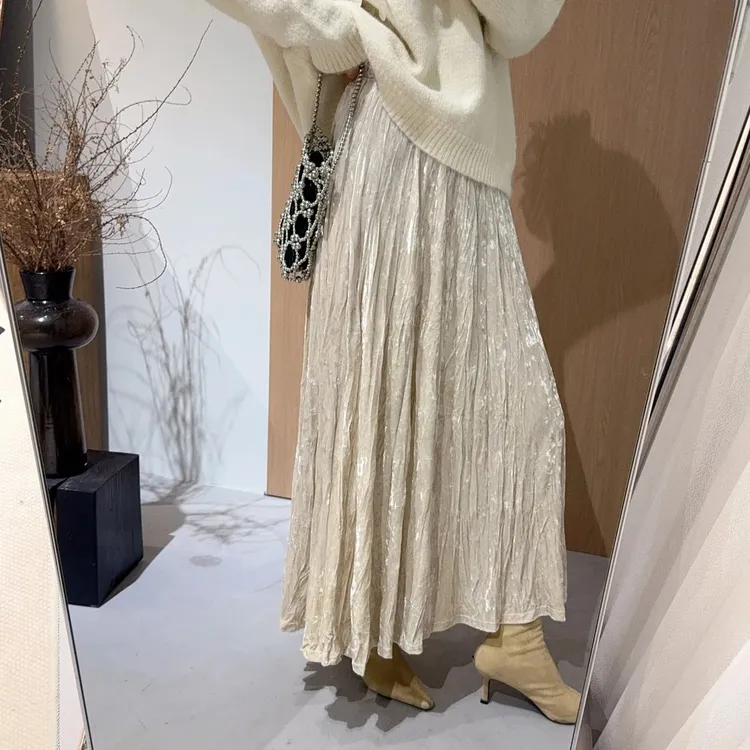 丝绒褶皱a字半身裙秋季2025新女中长款新高腰显瘦设计感气质百搭