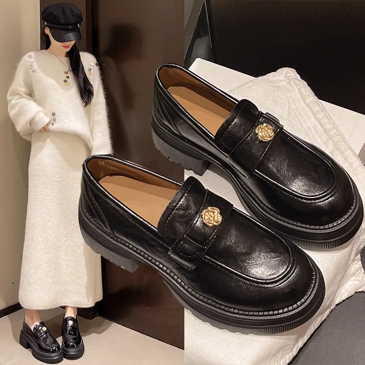 厚底乐福鞋女英伦风小皮鞋2025春秋一脚蹬山茶花百搭jk粗跟单鞋子