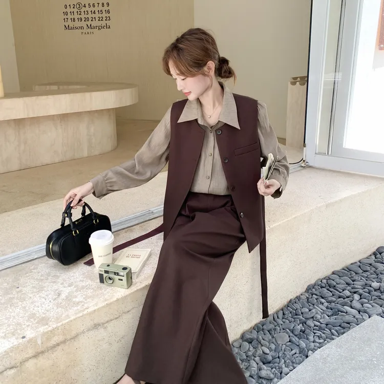 咖红色老钱风气质通勤套装裤女2025秋季新款马甲衬衫阔腿裤三件套
