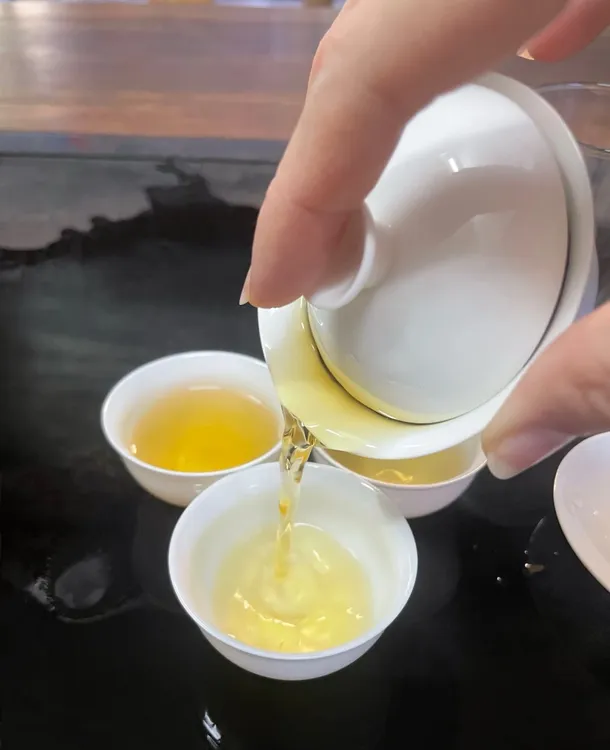 凤凰单枞茶鸭屎香特级乌岽单纵茶