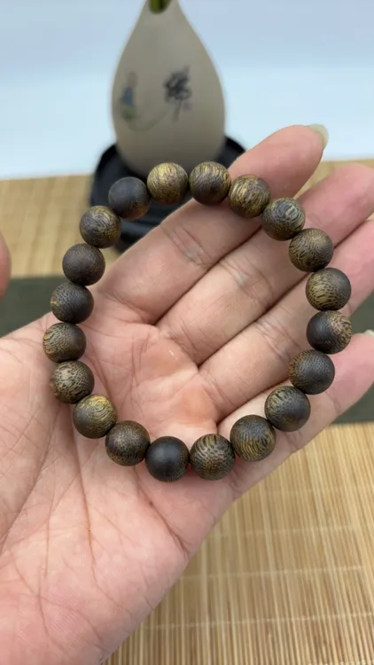 沉香绿奇楠卡1.0单圈9克多样性发一