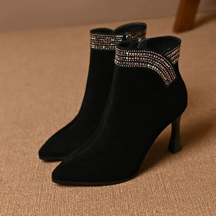 品牌磨砂黑色短靴女秋冬新款防水台绒面尖头皮鞋水钻加绒高跟靴子