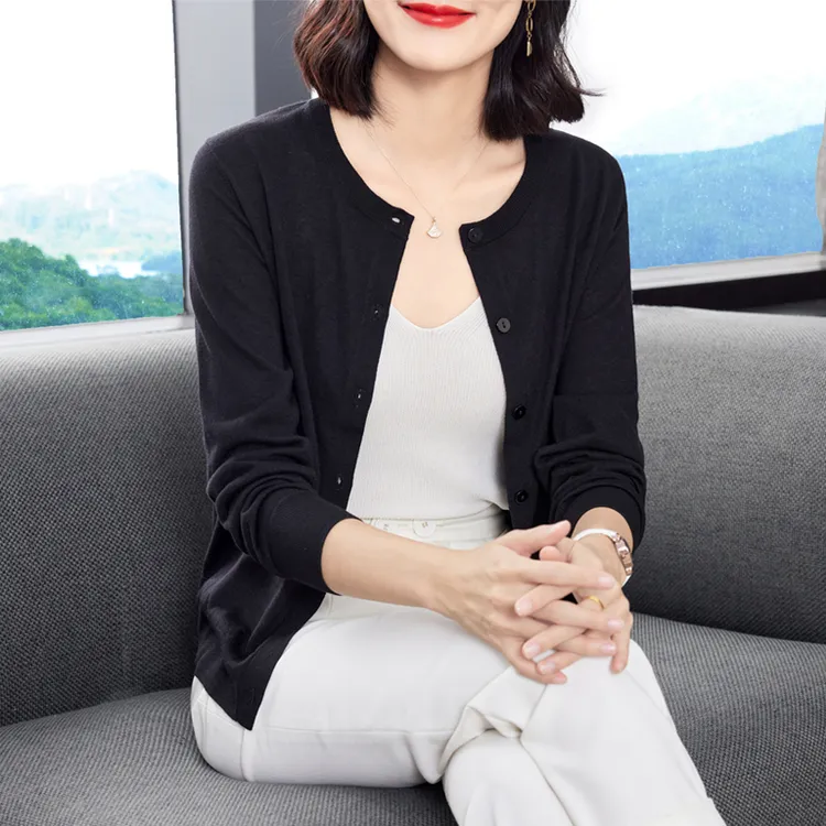 专柜同款羊毛衫春秋新款圆领女士中年妈妈外穿针织开衫女短款