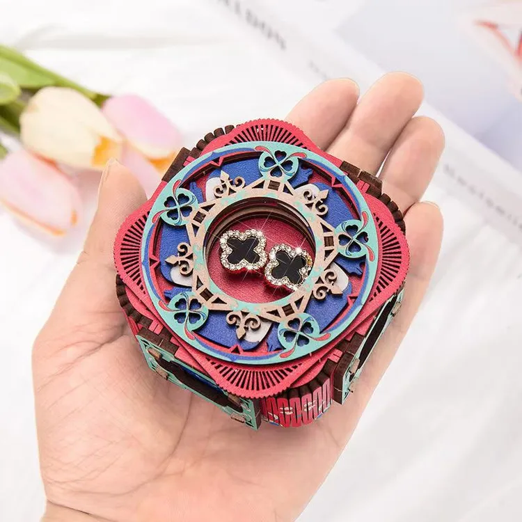 八音盒木质旋转机械DIY拼图立体3D四叶草饰品盒表白神器七夕礼物