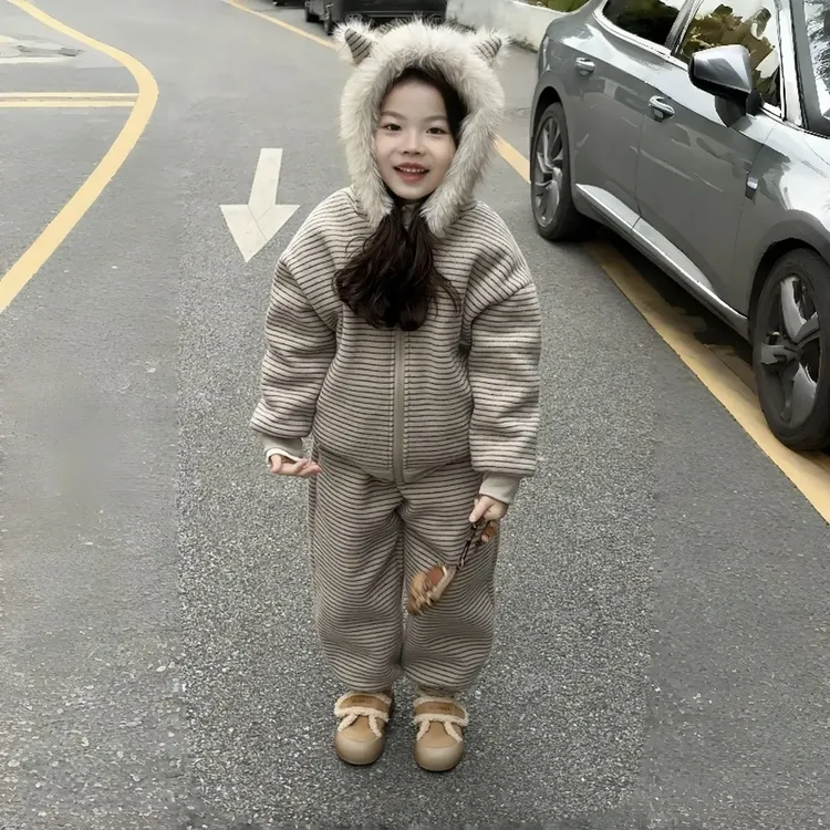 男童女童加绒套装时髦冬装男女通用条纹连帽外套保暖休闲风两件套