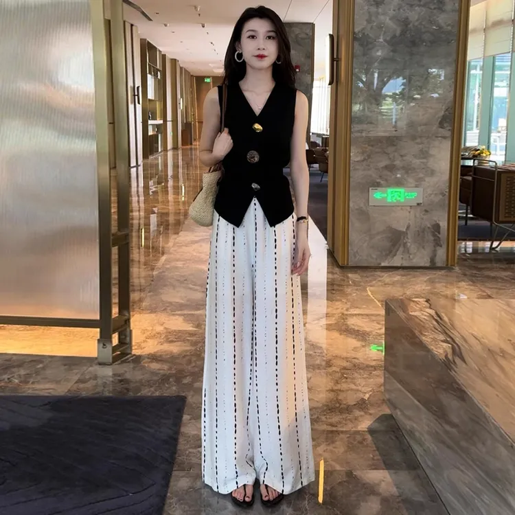 时尚套装女2025夏季新款洋气质显瘦V领无袖上衣+休闲阔腿裤两件套