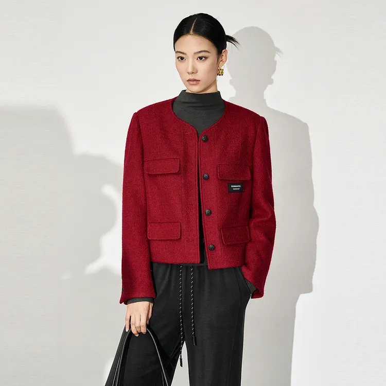 XG雪歌纯绵羊毛短外套时尚冬季新款圆领毛呢外套女XJ407023A213