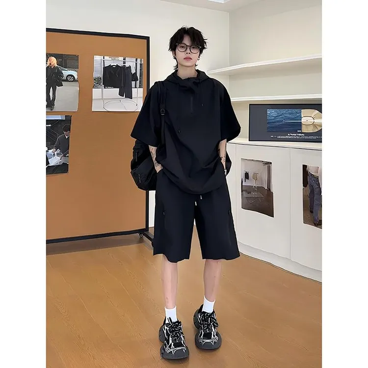 黑色泡泡纱速干短袖卫衣连帽男生酷帅穿搭一整套防晒冰丝休闲短裤