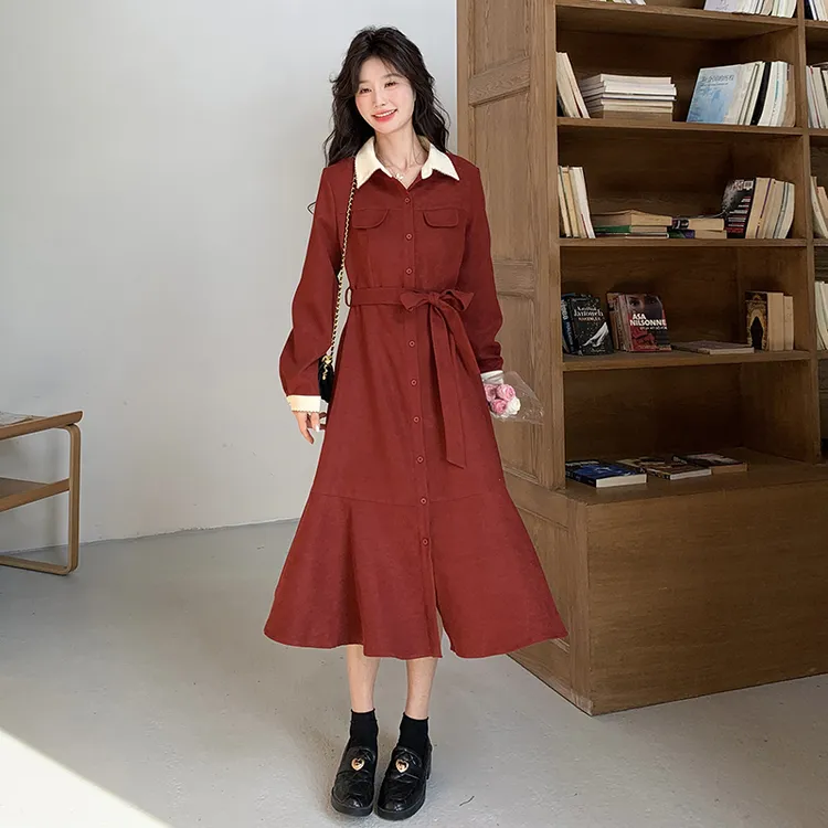 港风复古红色收腰连衣裙女2025春季新款法式高级感撞色翻领衬衫裙