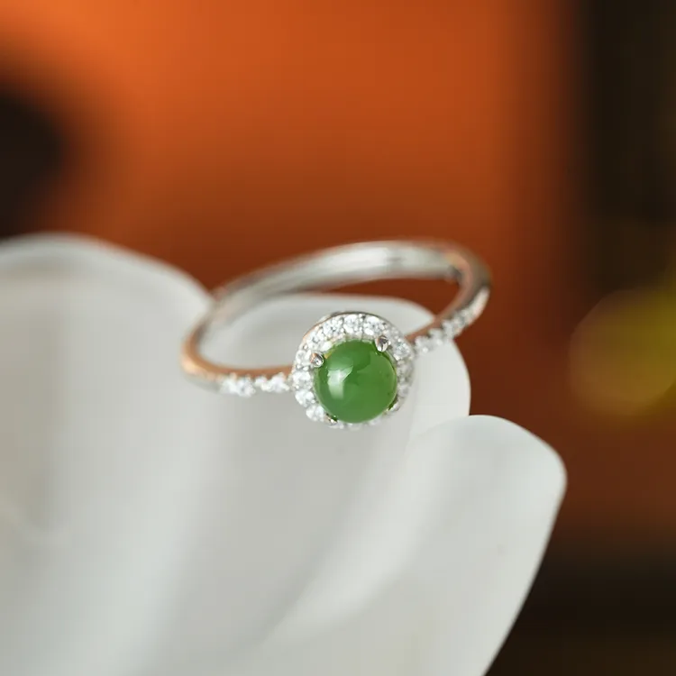 御臻珠宝｜碧玉｜S925银｜和田玉白玉碧玉戒指小蛋面精致简约时尚女