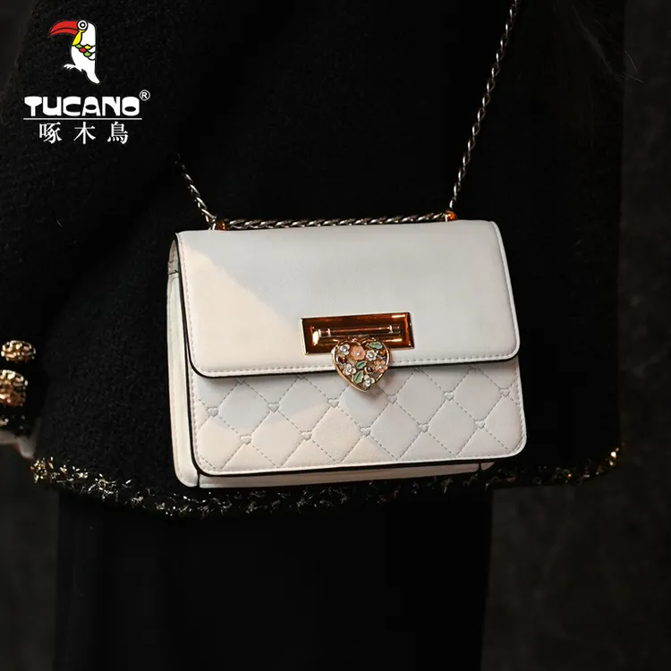 【现货】啄木鸟包包女款爆款2025春夏新款时尚单肩斜挎百搭爱心女包