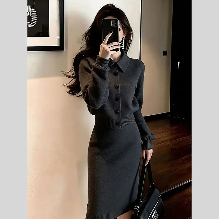 冬季搭配一整套高级感超好看独特宽松时尚慵懒软糯毛衣半裙两件套