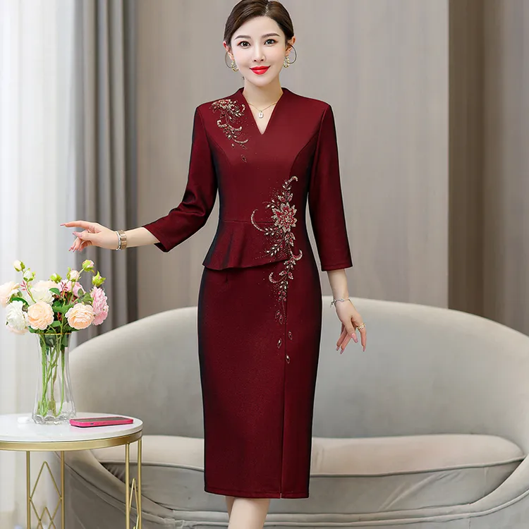 酒红色中年妈妈礼服连衣裙春秋冬新款喜婆婆婚宴会中长款修身裙子
