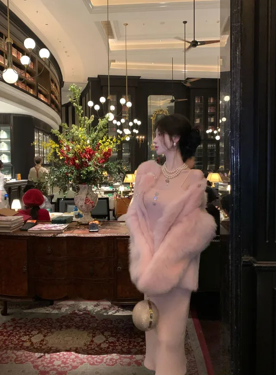 【雅乔定制】草莓牛奶 托斯卡纳羊皮毛一体皮草外套DYJJ-24110669