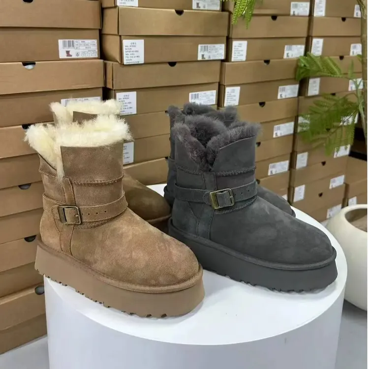 小骑士款羊皮毛一体女保暖雪地靴