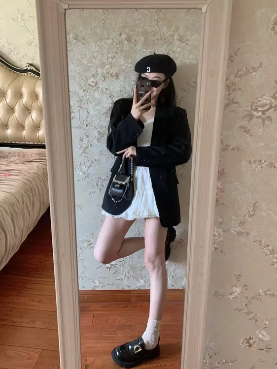 入秋搭配一整套复古黑色西装外套吊带上衣半身裙韩剧穿搭三件套装