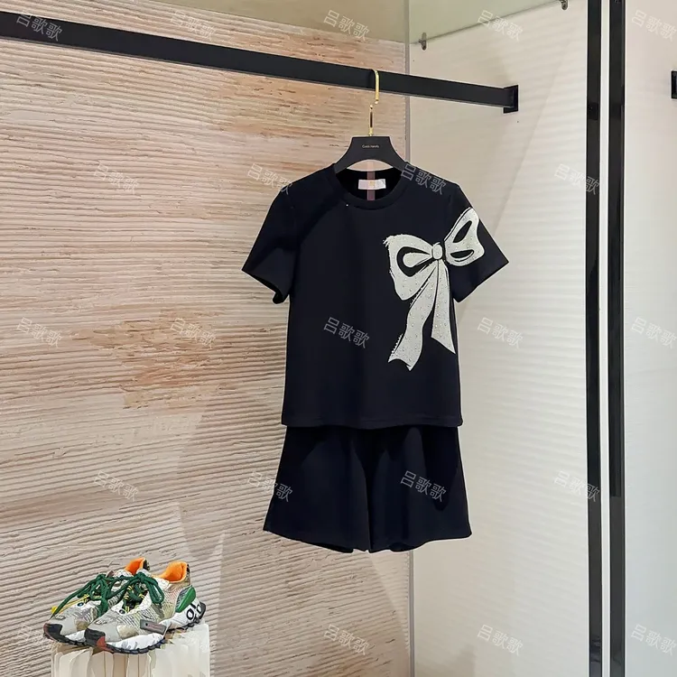 【水哥03】黑色高奢重工夏季个性女士短袖T恤时尚套装JC-A3505