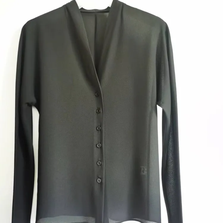 轻奢气质女王范儿V领衬衣纯色柔软亲肤百搭乔其纱休闲开衫外套