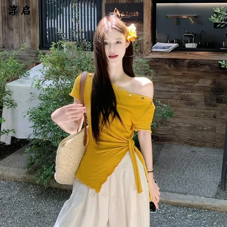 淳启时尚休闲斜领露肩短袖女恤夏季设计感小众绑带开叉不规则上衣