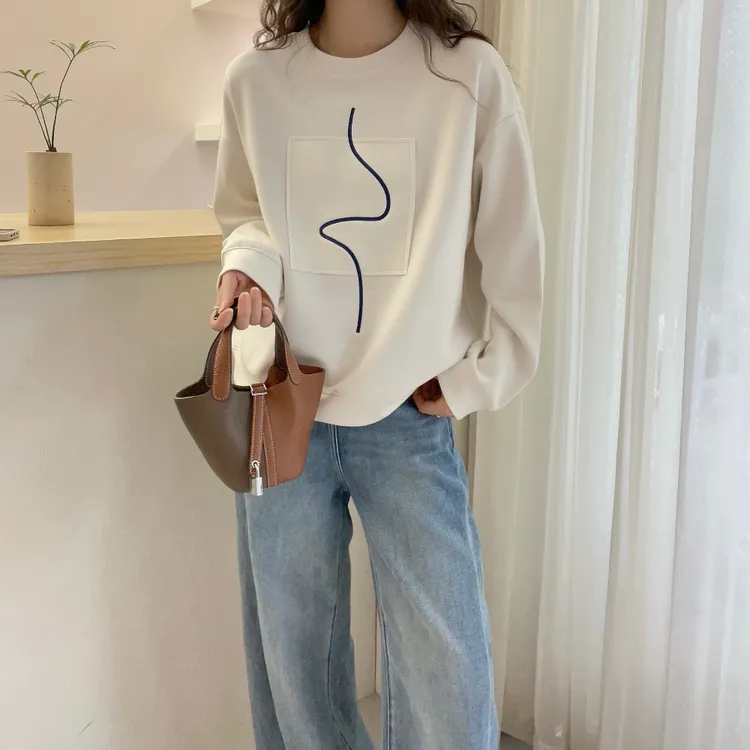 春秋女装时尚新款宽松圆领套头长袖棉质线条减龄休闲复古潮流卫衣