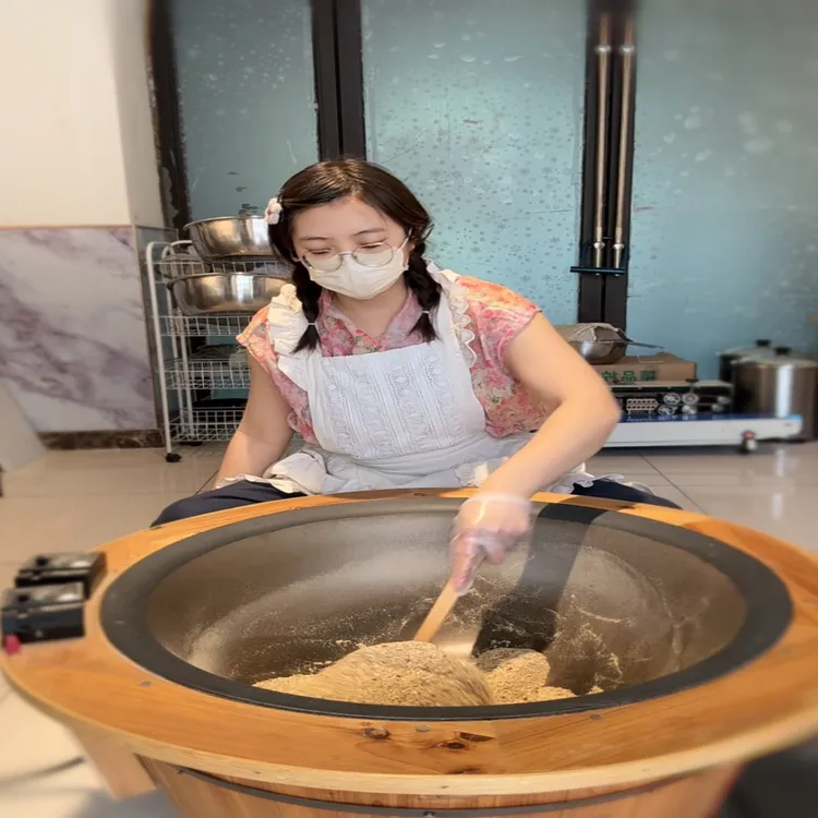 大铁锅炒的粮食茶