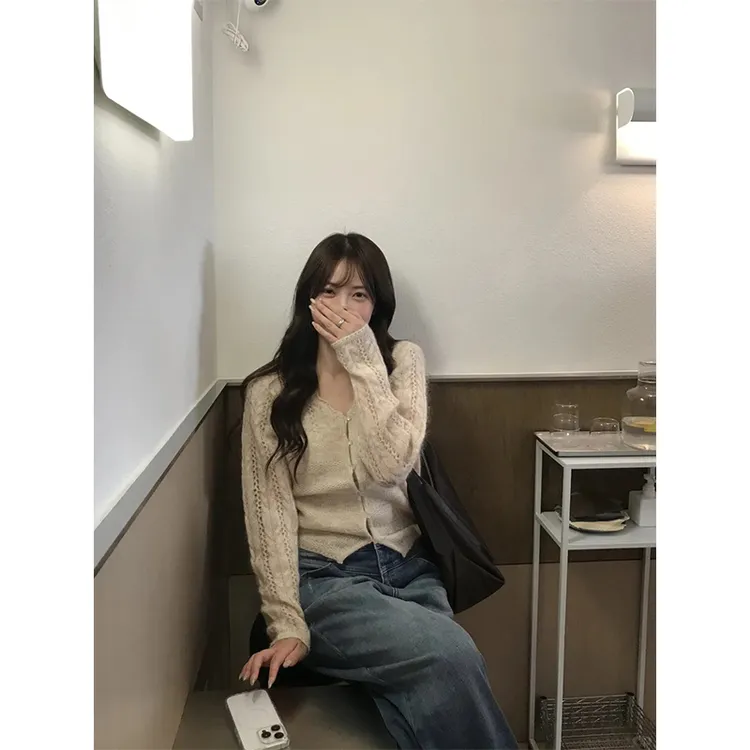 2025早秋独特漂亮小衫镂空长袖针织衫上衣女高腰显瘦直筒牛仔裤