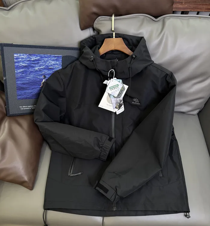 新款男女同款户外连帽精品冲锋衣