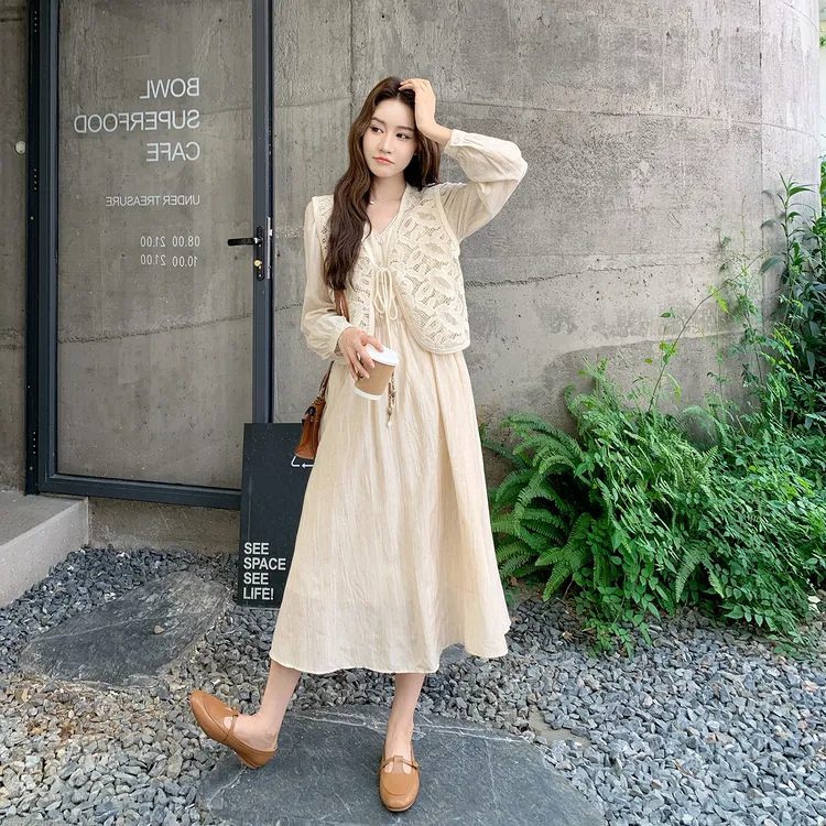 法式温柔风极简高级感连衣裙女2025早秋蕾丝马甲叠穿A字裙两件套