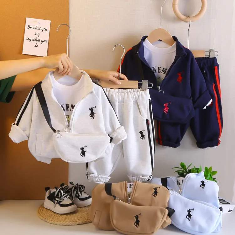 男童套装春秋款2025新帅运动拉链拉条挎包棒球服三件套带包包现货