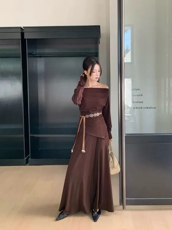 2025秋新款D7208收腰不规则斜肩长袖+腰带+垂感高腰中长裙套装