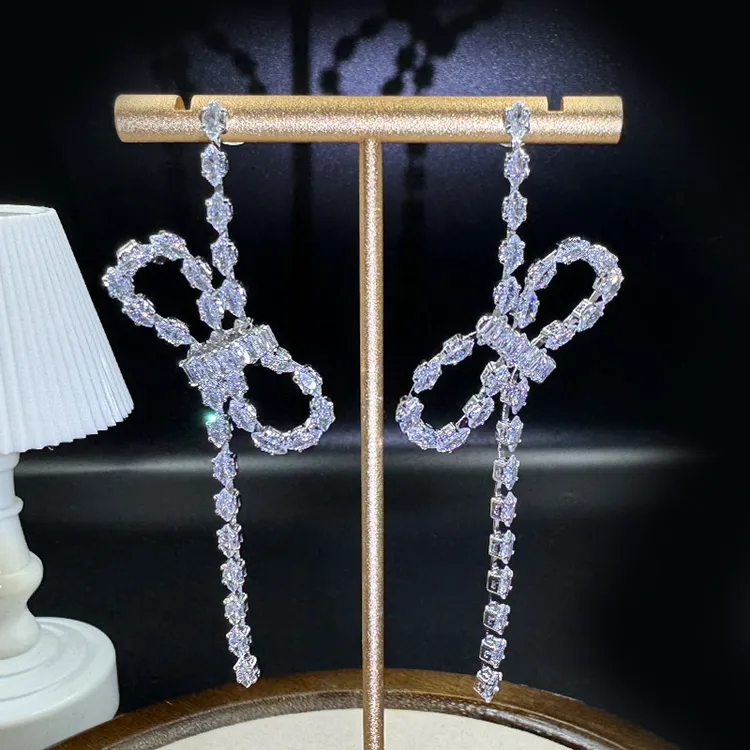 铜合金耳饰 超闪满钻锆石流苏耳环女精致长款气质轻奢高级感耳钉