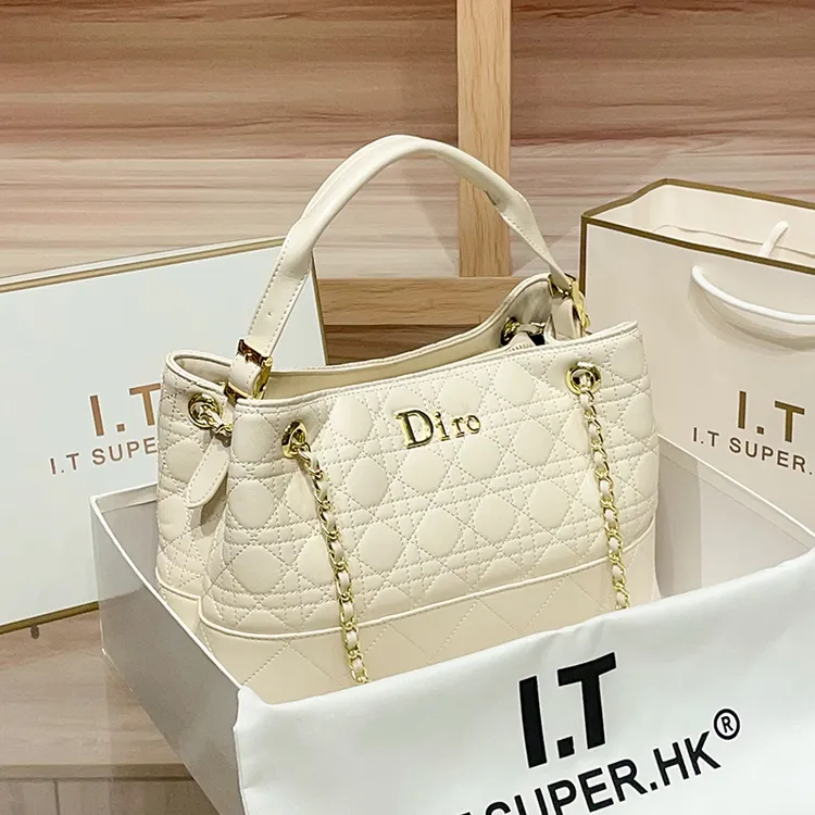 香港爆款大容量女士托特包2025新款时尚高级感通勤单肩斜挎腋下包