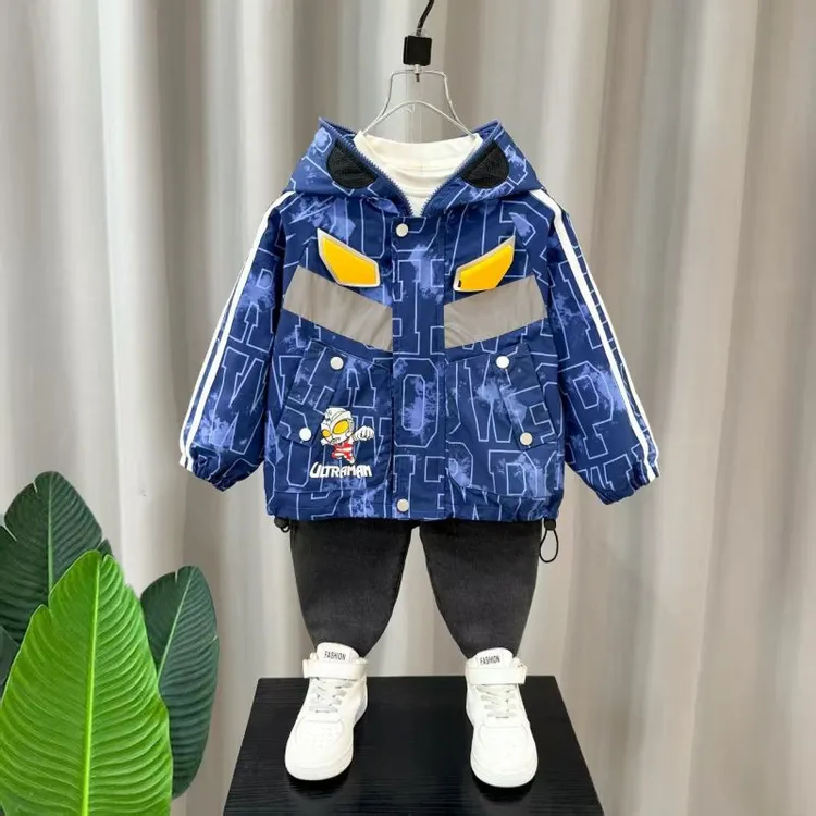 经典奥特曼男童秋装外套2025新款儿童痞帅洋气连帽上衣男宝冲锋衣