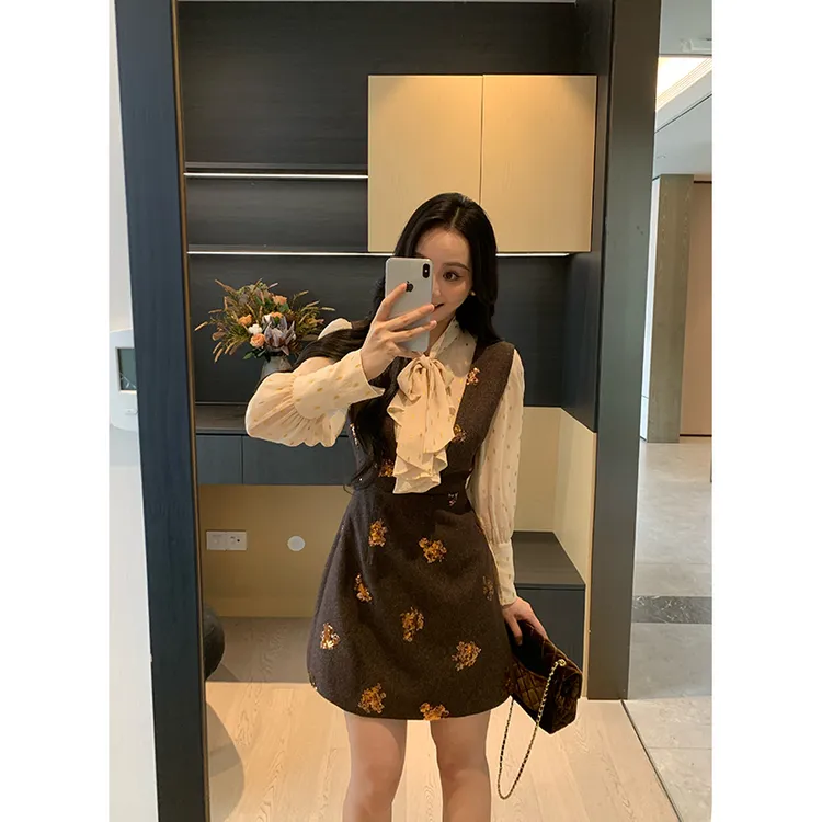 XINYI【鎏光千金】秋季呢料外套+衬衫+背带裙三件套女X625A03498
