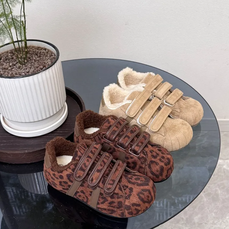 35-43码显脚小魔术贴休闲贝壳鞋子秋冬季板鞋德训鞋41-42大码女鞋