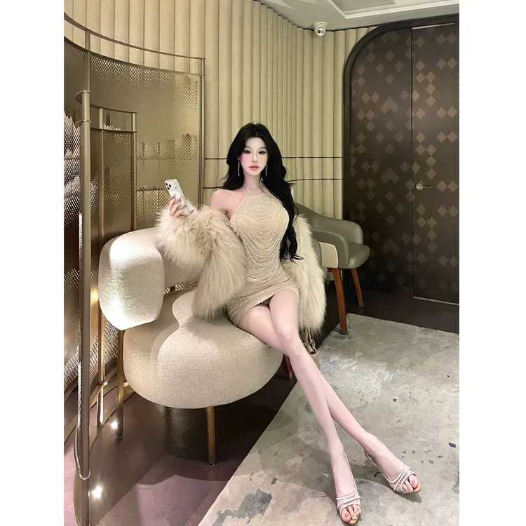 【雨凛铃】2026春季新款珍珠流苏挂脖上衣女配显瘦包臀半身裙两件套