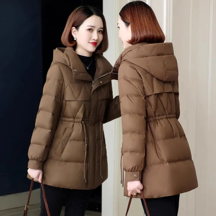 小个子羽绒服女2025冬新款中老年妈妈时尚女士收腰显瘦白鸭绒外套