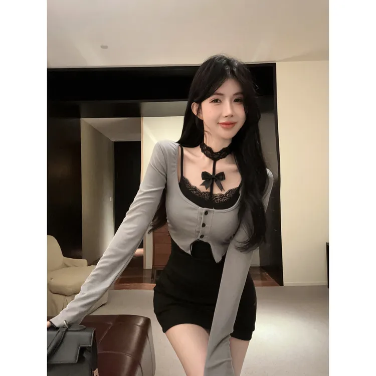 辣妹假两件长袖镂空蝴蝶结挂脖连衣裙女早秋纯欲风修身显瘦包臀裙