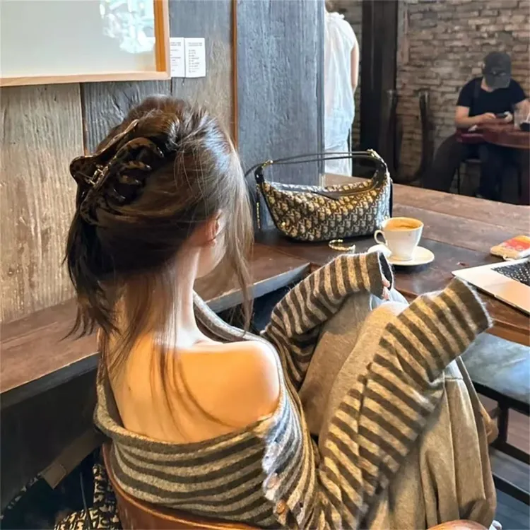 韩系秋冬新款豹纹抓夹高级感后脑勺大号盘发鲨鱼夹子小众设计发饰