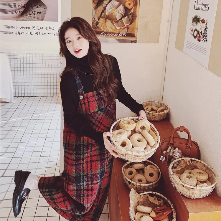 2025新款秋冬法式连衣裙子红色格子毛呢背带长裙圣诞新年一套穿搭