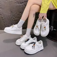 小敏家 超火厚底增高小白鞋 新款舒适百搭拼色流苏串珠休闲板鞋