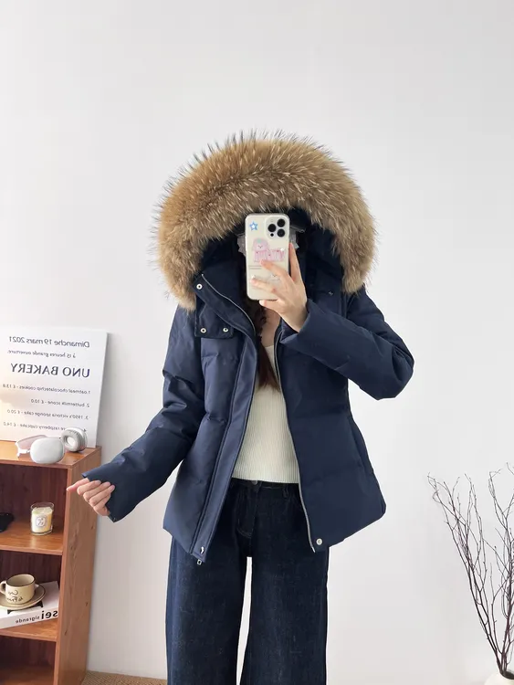 轻奢貉子大毛领收腰版羽绒服女短款2025新款秋冬加厚修身保暖外套