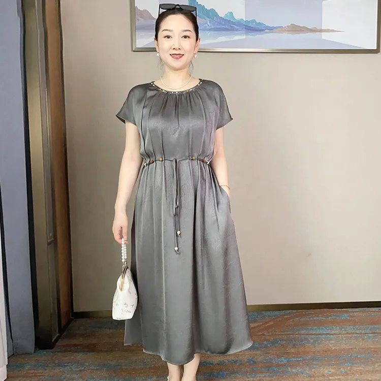 母亲节礼物妈妈夏装气质连衣裙2025年新款中老年女装时尚收腰裙子