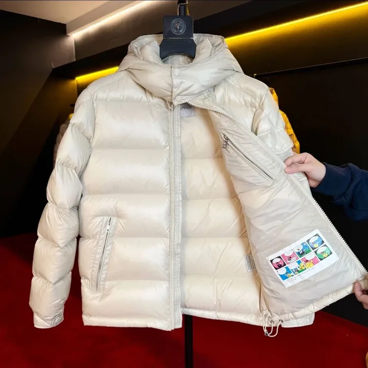 蒙口联名冬季男女羽绒服情侣装加厚短款连帽亮面经典款极寒超厚正