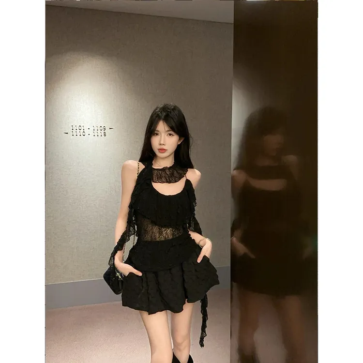 2025夏季垂坠感蕾丝纯欲辣妹荷叶边挂脖上衣口袋短裙时尚两件套女