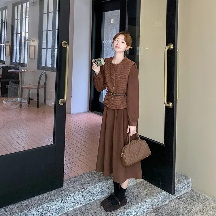 咖色美拉德氛围感连衣裙套装女春季2025新款法式小香风马甲两件套